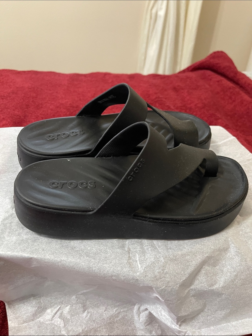 ✨ Crocs Getaway Platform Toe Loop Sandal - NWOT✨